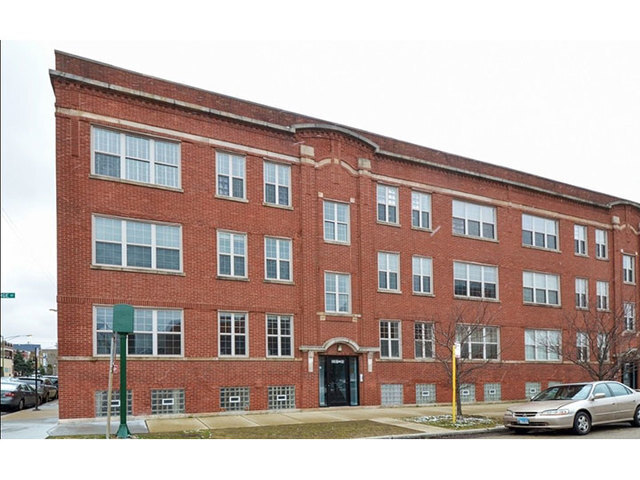 3205 W George St in Chicago, IL - Building Photo