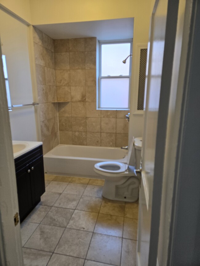 1185 Commonwealth Ave in Boston, MA - Building Photo - Building Photo