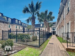 355 N Post Oak Ln in Houston, TX - Building Photo - Building Photo