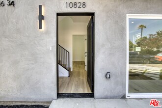 10828 Hesby St in Los Angeles, CA - Building Photo - Building Photo