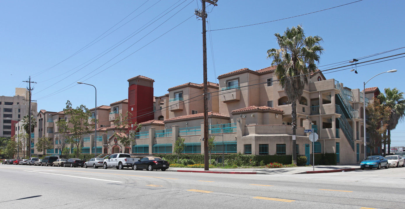 Rio Vista Village in Los Angeles, CA - Foto de edificio