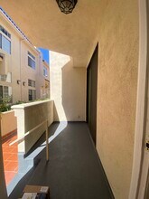 1738-1742 Barry Ave in Los Angeles, CA - Building Photo - Building Photo