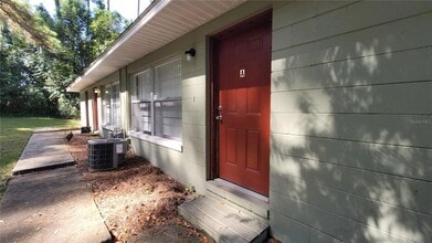 7119 SW 45th Pl, Unit A in Gainesville, FL - Building Photo - Building Photo
