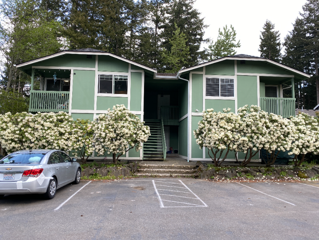 property at 8206 Locust Ave E
