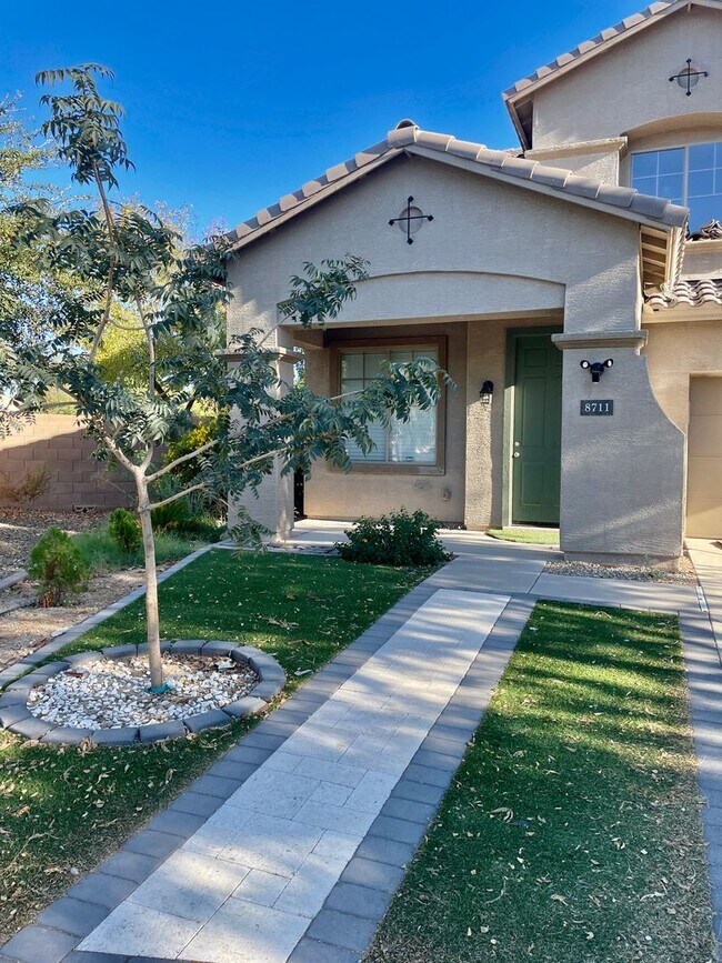 8711 W Pioneer St in Tolleson, AZ - Building Photo - Building Photo