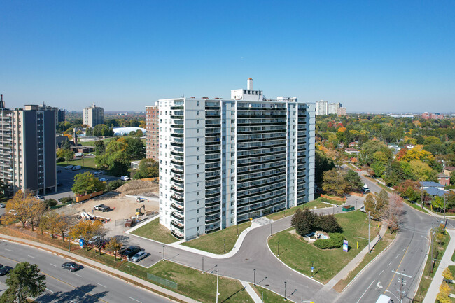 Godstone Residences in Toronto, ON - Building Photo - Building Photo