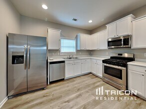 7802 Bluefin Trail in Union City, GA - Building Photo - Building Photo