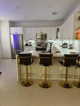 7414 NW 107 Ct in Doral, FL - Building Photo - Building Photo