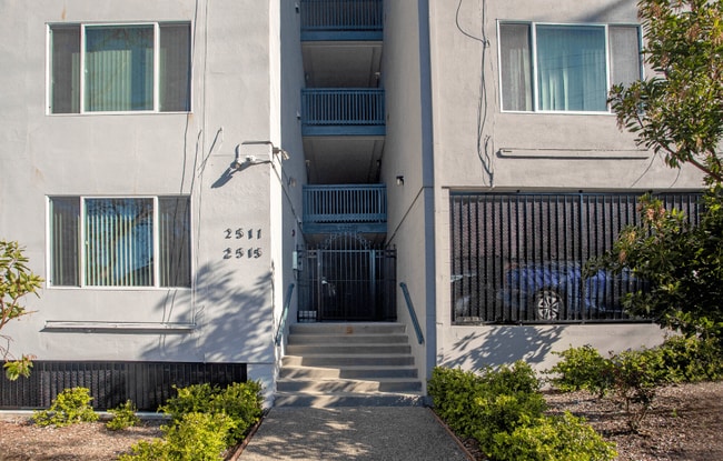 Parker House in Berkeley, CA - Building Photo - Building Photo