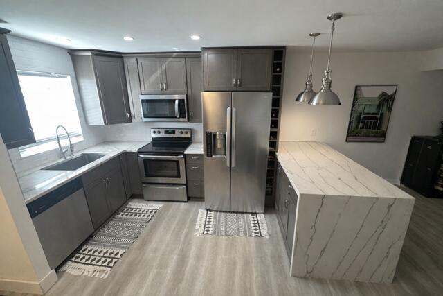 property at 809 W Oakland Park Blvd