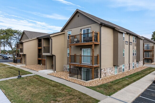 Southfork Apartments in Olathe, KS - Building Photo - Building Photo