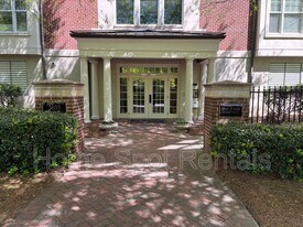 3635 E Paces Cir in Atlanta, GA - Building Photo