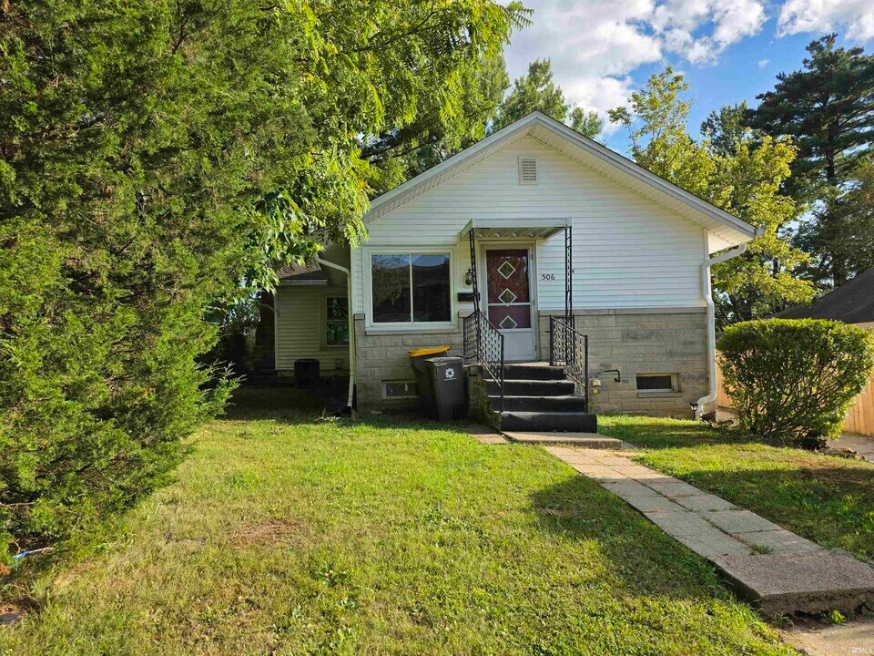 506 E Hillside Dr in Bloomington, IN - Building Photo