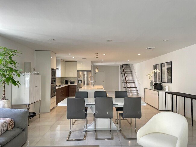 904 NE 15th Ave in Fort Lauderdale, FL - Building Photo - Building Photo