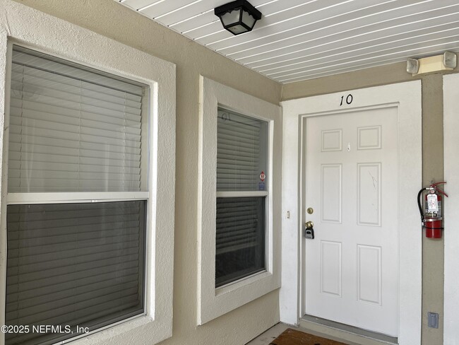 9400 Underwing Way in Jacksonville, FL - Building Photo - Building Photo