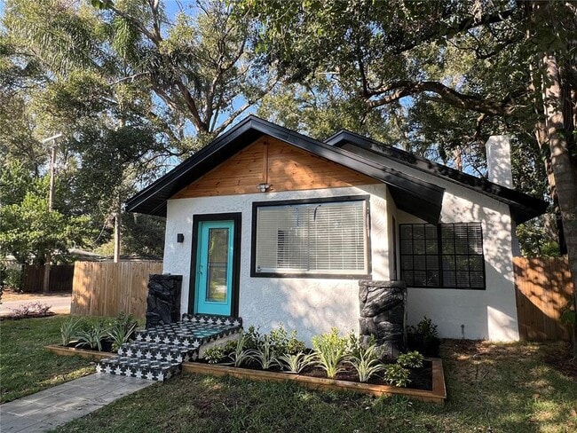 1502 E Knollwood St in Tampa, FL - Building Photo - Building Photo