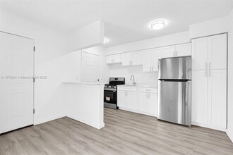 13210 Memorial Hwy in Miami, FL - Building Photo - Building Photo