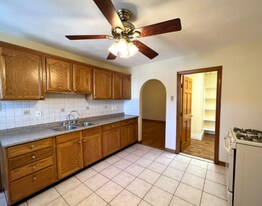 225 Holland St, Unit 2 in Somerville, MA - Building Photo