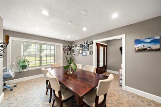 21314 4 Oaks Dr in Houston, TX - Building Photo - Building Photo