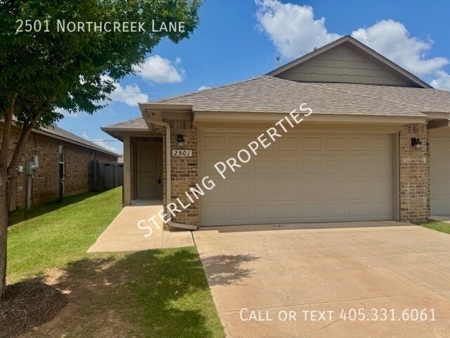 2501 Northcreek Ln in Oklahoma City, OK - Building Photo