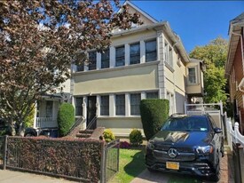 325 E 8th St, Unit 1A in Brooklyn, NY - Building Photo