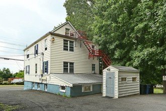 11 Terhune Ave in Lodi, NJ - Foto de edificio - Building Photo