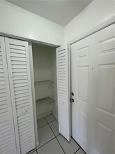 3200 San Remo Cir in Homestead, FL - Foto de edificio - Building Photo