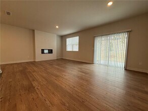 7309 Mulberry St in Flowery Branch, GA - Foto de edificio - Building Photo