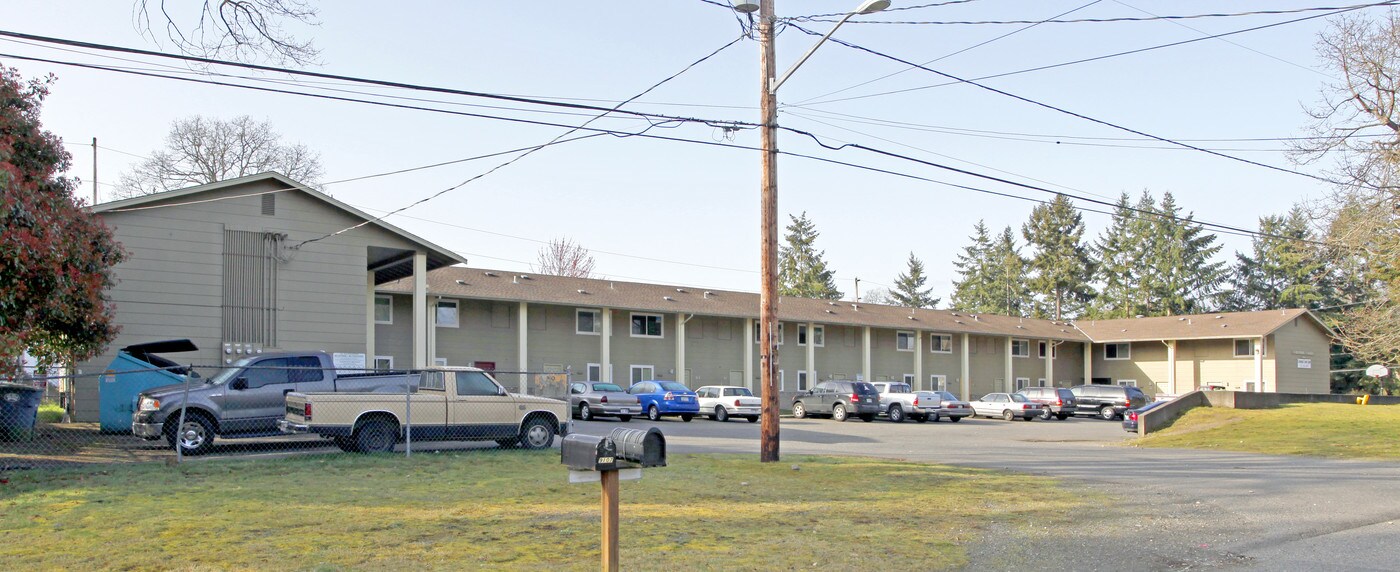 Kenwood Heights in Lakewood, WA - Building Photo