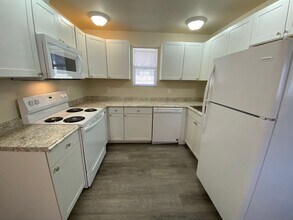 5880 Gray St-Unit -1 in West Richland, WA - Building Photo - Building Photo