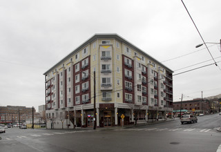 Asia Condos in Seattle, WA - Foto de edificio - Building Photo