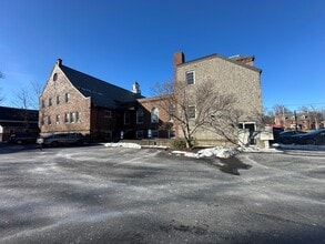 Summit Place Apartments in West Springfield, MA - Building Photo - Building Photo