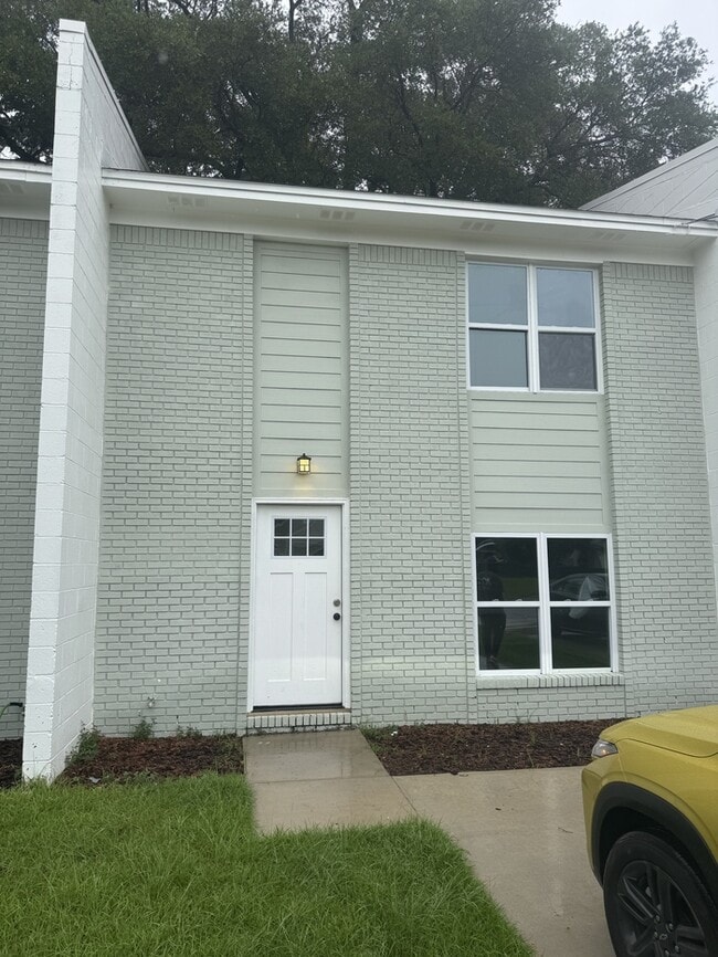 property at 320 S C St