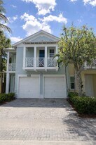 10770 NW 74th St in Doral, FL - Building Photo