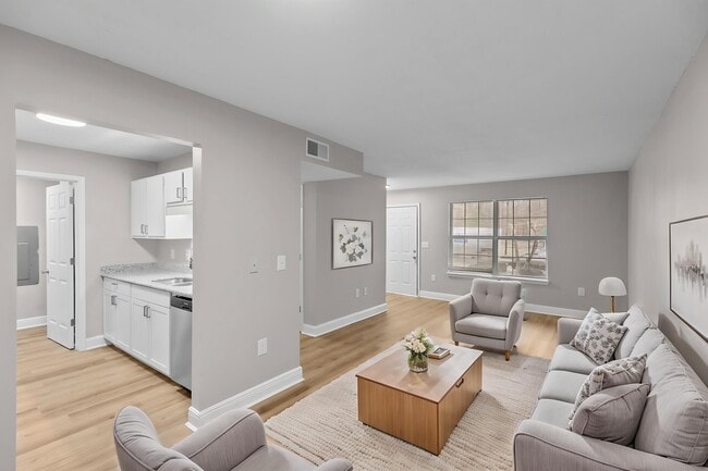 Pebble Creek Apartments in Butler, AL - Building Photo - Building Photo