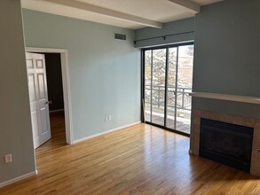 180 Cook St in Denver, CO - Building Photo - Building Photo