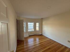 40 Lincoln Ave in Marblehead, MA - Foto de edificio - Building Photo