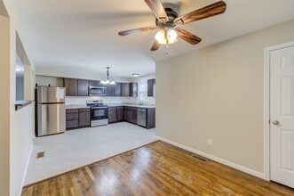 624 S Pam Ave in St. Charles, MO - Building Photo - Building Photo