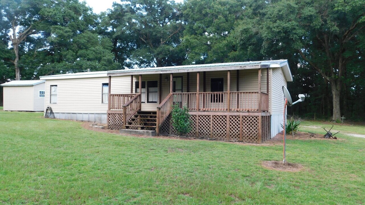 9715 NW County Rd 235 in Alachua, FL - Building Photo