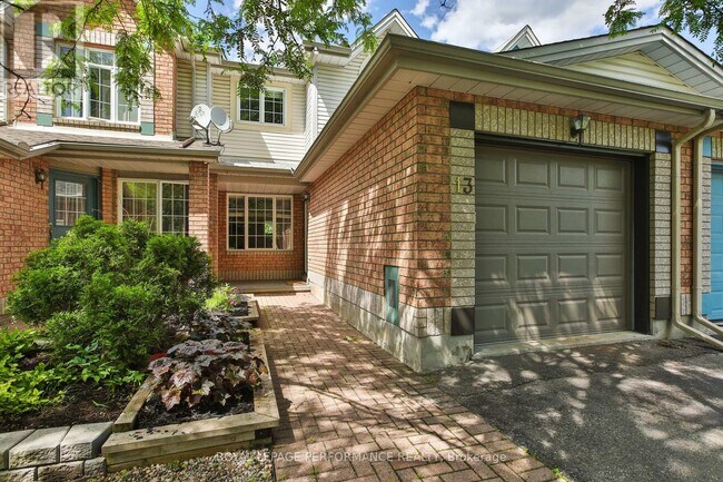 13 College Cir in Ottawa, ON - Building Photo - Building Photo