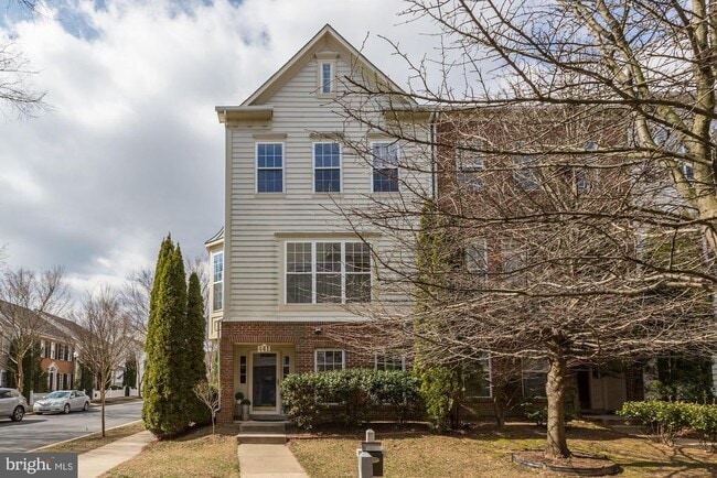 property at 441 Leaning Oak St