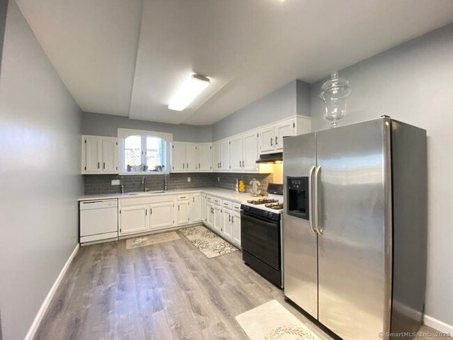 5 Hillside Dr in New Fairfield, CT - Building Photo - Building Photo