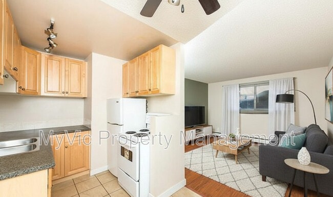 10040-10154 154 St in Edmonton, AB - Building Photo - Building Photo