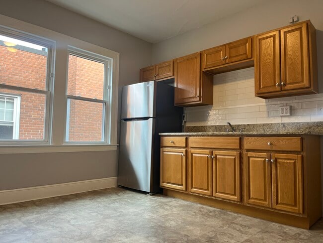 276 Park Rd, Unit 3-E