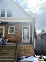 1708 10th St in Bay City, MI - Building Photo