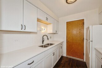 5102 N Leonard Dr in Norridge, IL - Building Photo - Building Photo