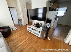 218 W 8th St in Boston, MA - Building Photo - Building Photo