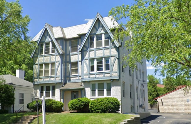 125 W Bodley Ave in Kirkwood, MO - Foto de edificio - Building Photo