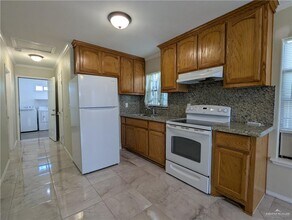 209 N Kansas Ave in Weslaco, TX - Building Photo - Building Photo