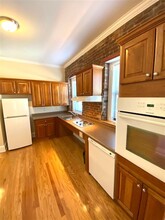 880 Massachusetts Ave, Unit 218 in Cambridge, MA - Foto de edificio - Building Photo